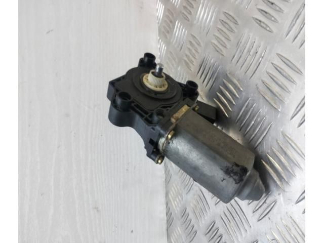 bontott MERCEDES-BENZ C-CLASS Jobb első Ablakemelő Motor