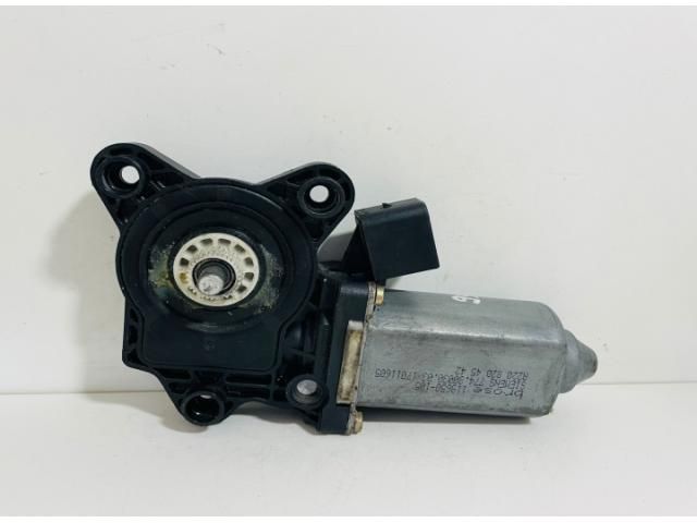 bontott MERCEDES-BENZ C-CLASS Jobb első Ablakemelő Motor