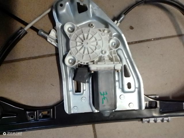 bontott MERCEDES-BENZ C-CLASS Jobb első Ablakemelő Motor