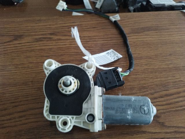 bontott MERCEDES-BENZ C-CLASS Jobb első Ablakemelő Motor