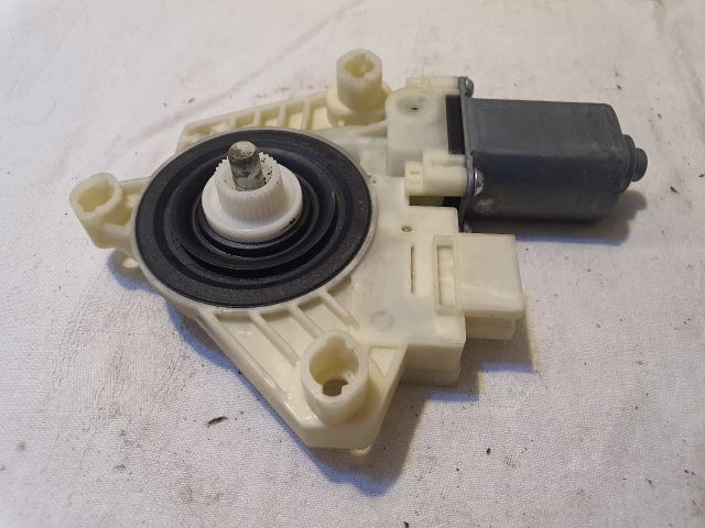 bontott MERCEDES-BENZ C-CLASS Jobb első Ablakemelő Motor