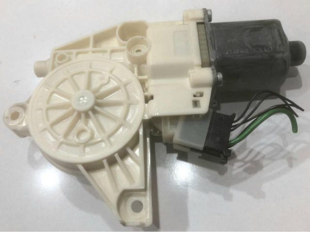 bontott MERCEDES-BENZ C-CLASS Jobb első Ablakemelő Motor