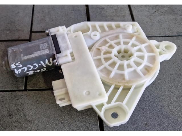 bontott MERCEDES-BENZ C-CLASS Jobb első Ablakemelő Motor