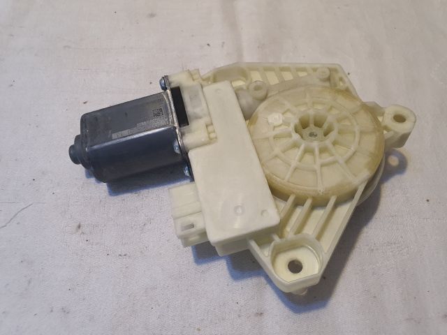 bontott MERCEDES-BENZ C-CLASS Jobb első Ablakemelő Motor