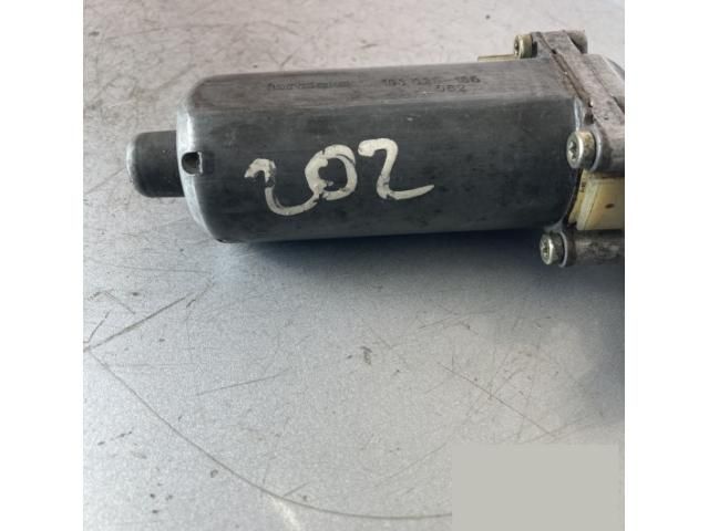 bontott MERCEDES-BENZ C-CLASS Jobb első Ablakemelő Motor