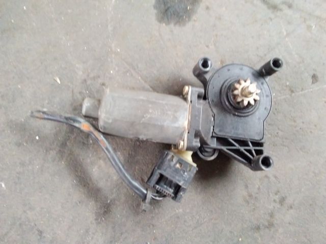 bontott MERCEDES-BENZ C-CLASS Jobb első Ablakemelő Motor