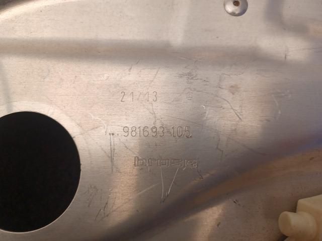 bontott MERCEDES-BENZ C-CLASS Jobb első Ablakemelő Szerkezet (Elektromos)