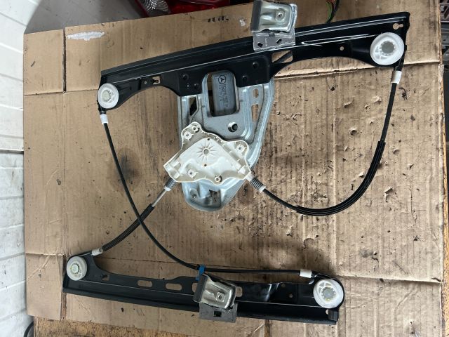 bontott MERCEDES-BENZ C-CLASS Jobb első Ablakemelő Szerkezet (Elektromos)