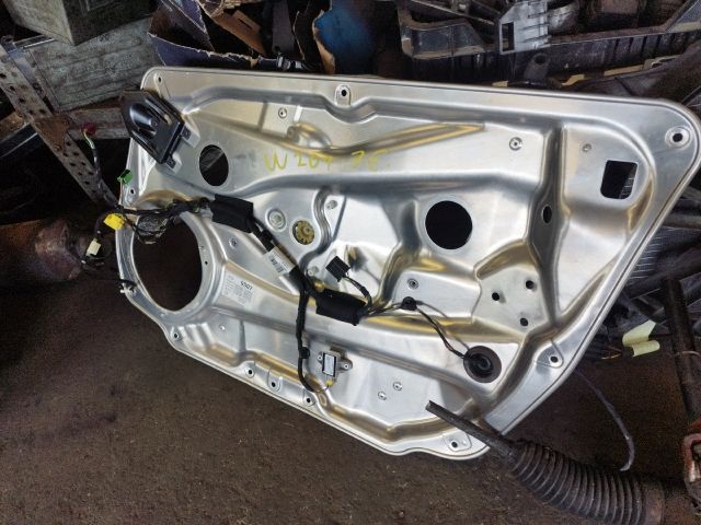 bontott MERCEDES-BENZ C-CLASS Jobb első Ablakemelő Szerkezet (Elektromos)