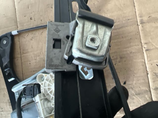 bontott MERCEDES-BENZ C-CLASS Jobb első Ablakemelő Szerkezet (Elektromos)