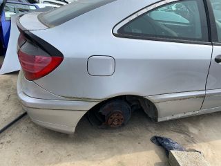 bontott MERCEDES-BENZ C-CLASS Jobb első Ablakemelő Szerkezet (Elektromos)