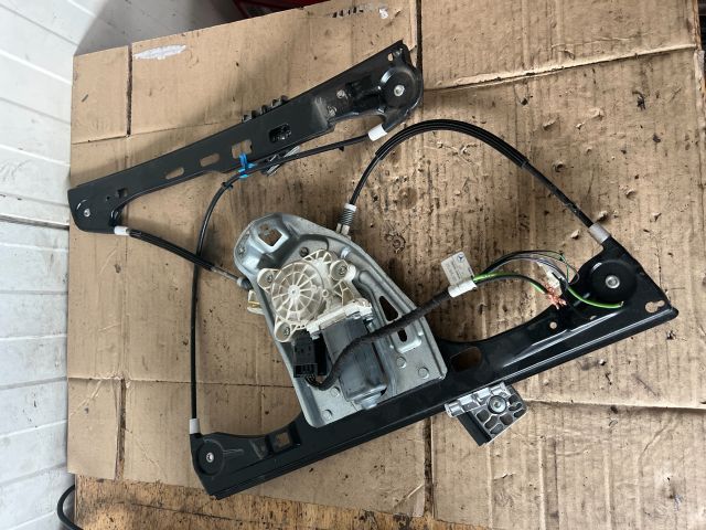 bontott MERCEDES-BENZ C-CLASS Jobb első Ablakemelő Szerkezet (Elektromos)