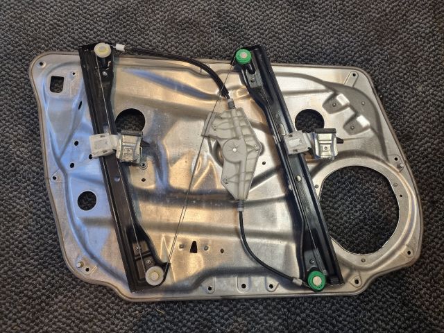 bontott MERCEDES-BENZ C-CLASS Jobb első Ablakemelő Szerkezet (Elektromos)