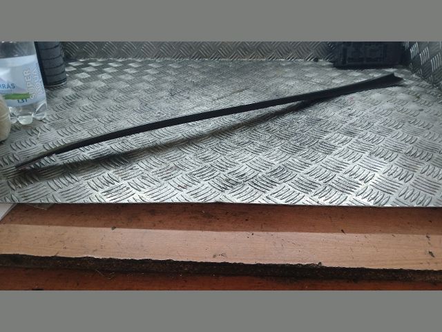 bontott MERCEDES-BENZ C-CLASS Jobb első Ajtó Díszléc