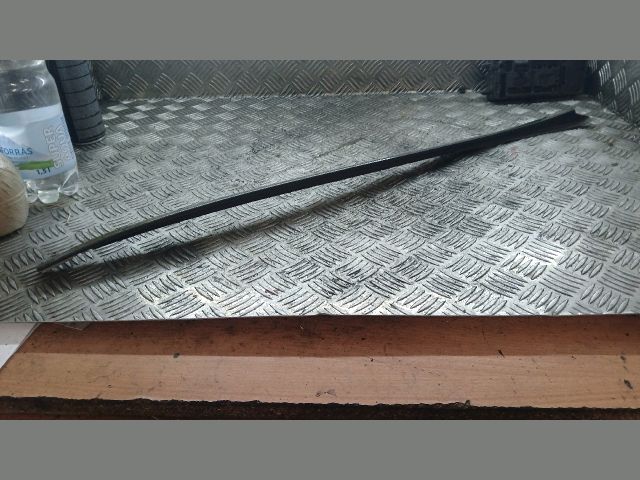 bontott MERCEDES-BENZ C-CLASS Jobb első Ajtó Díszléc