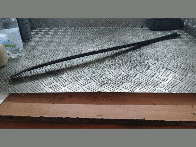 bontott MERCEDES-BENZ C-CLASS Jobb első Ajtó Díszléc