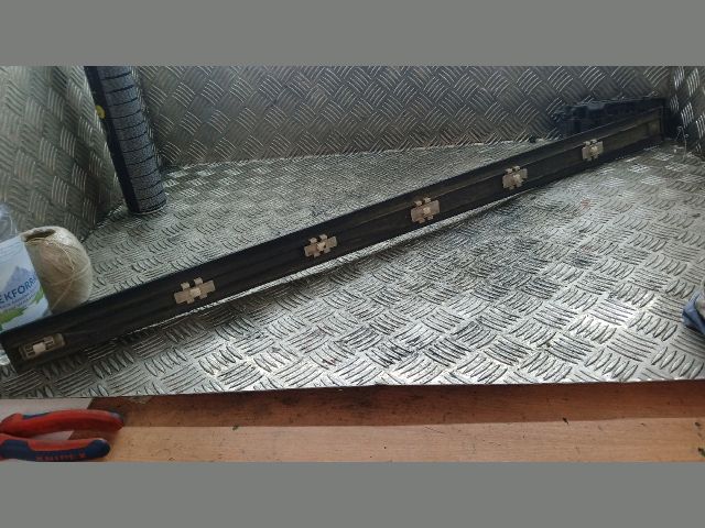 bontott MERCEDES-BENZ C-CLASS Jobb első Ajtó Díszléc