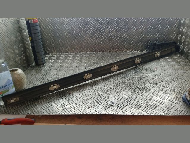 bontott MERCEDES-BENZ C-CLASS Jobb első Ajtó Díszléc