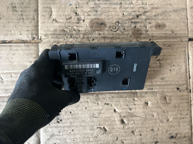 bontott MERCEDES-BENZ C-CLASS Jobb első Ajtó Vezérlőegység