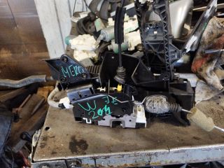 bontott MERCEDES-BENZ C-CLASS Jobb első Ajtózár