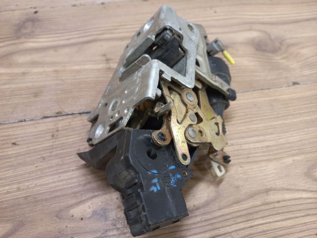 bontott MERCEDES-BENZ C-CLASS Jobb első Ajtózár