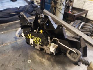 bontott MERCEDES-BENZ C-CLASS Jobb első Ajtózár