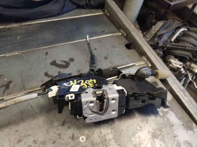 bontott MERCEDES-BENZ C-CLASS Jobb első Ajtózár