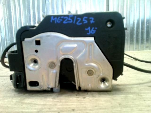 bontott MERCEDES-BENZ C-CLASS Jobb első Ajtózár