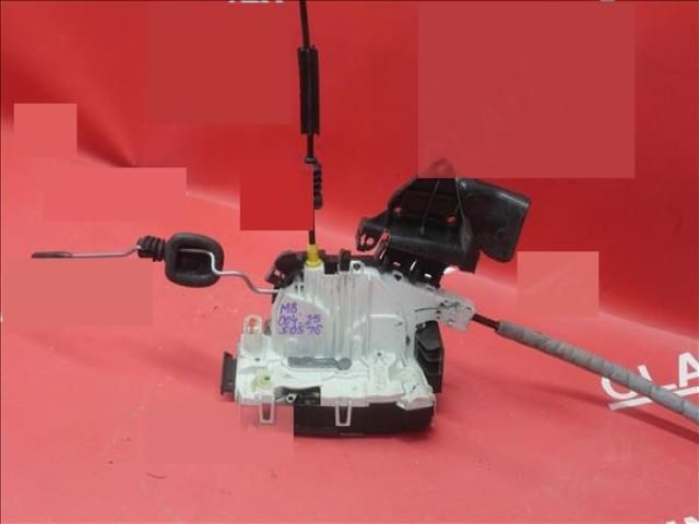 bontott MERCEDES-BENZ C-CLASS Jobb első Ajtózár