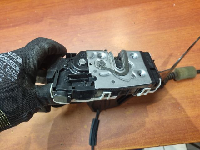 bontott MERCEDES-BENZ C-CLASS Jobb első Ajtózár