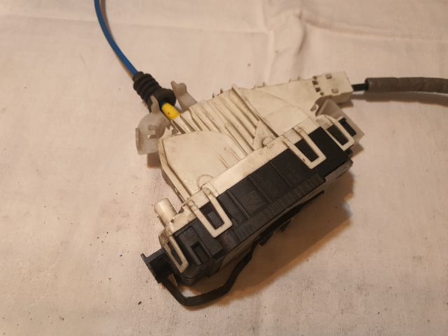 bontott MERCEDES-BENZ C-CLASS Jobb első Ajtózár