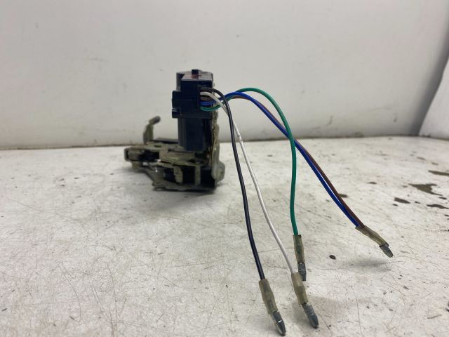 bontott MERCEDES-BENZ C-CLASS Jobb első Ajtózár