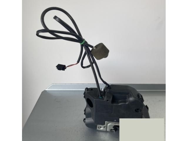 bontott MERCEDES-BENZ C-CLASS Jobb első Ajtózár