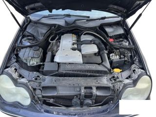 bontott MERCEDES-BENZ C-CLASS Jobb első Alsó Zsanér