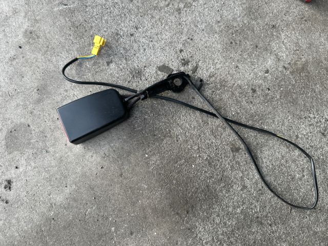 bontott MERCEDES-BENZ C-CLASS Jobb első Biztonsági Öv Csat