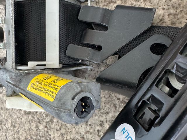 bontott MERCEDES-BENZ C-CLASS Jobb első Biztonsági Öv