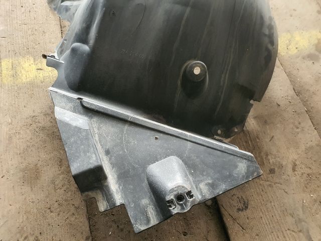 bontott MERCEDES-BENZ C-CLASS Jobb első Hátsó Dobbetét (Kerékjárati, Műanyag)