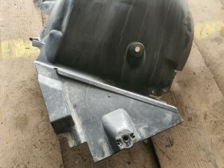 bontott MERCEDES-BENZ C-CLASS Jobb első Hátsó Dobbetét (Kerékjárati, Műanyag)