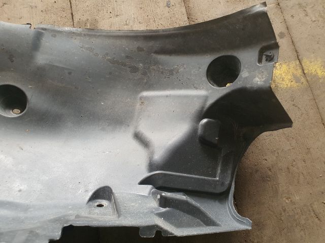 bontott MERCEDES-BENZ C-CLASS Jobb első Hátsó Dobbetét (Kerékjárati, Műanyag)