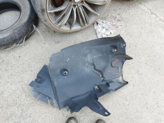 bontott MERCEDES-BENZ C-CLASS Jobb első Hátsó Dobbetét (Kerékjárati, Műanyag)