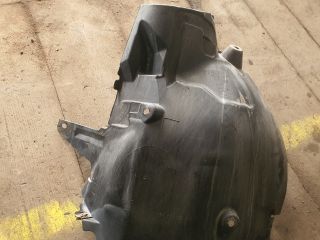 bontott MERCEDES-BENZ C-CLASS Jobb első Hátsó Dobbetét (Kerékjárati, Műanyag)