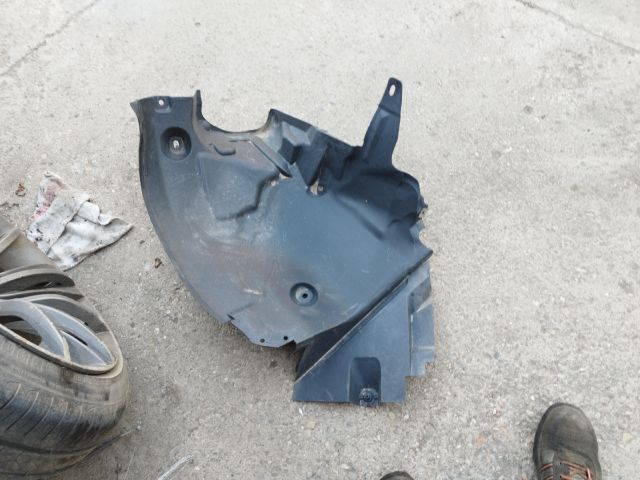 bontott MERCEDES-BENZ C-CLASS Jobb első Hátsó Dobbetét (Kerékjárati, Műanyag)