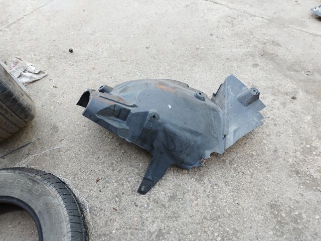 bontott MERCEDES-BENZ C-CLASS Jobb első Hátsó Dobbetét (Kerékjárati, Műanyag)