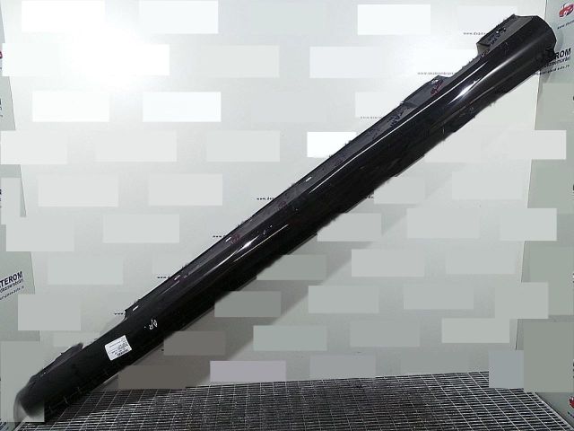 bontott MERCEDES-BENZ C-CLASS Jobb első Küszöb Díszléc