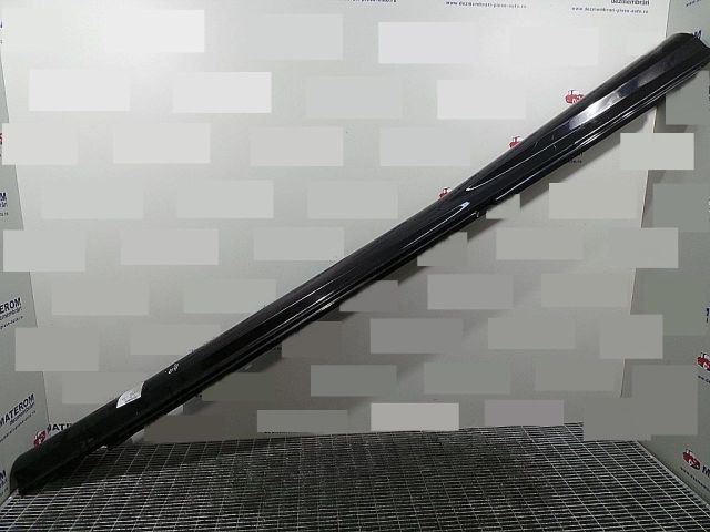 bontott MERCEDES-BENZ C-CLASS Jobb első Küszöb Díszléc