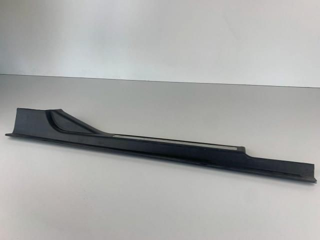 bontott MERCEDES-BENZ C-CLASS Jobb első Küszöb Díszléc