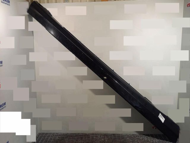 bontott MERCEDES-BENZ C-CLASS Jobb első Küszöb Díszléc