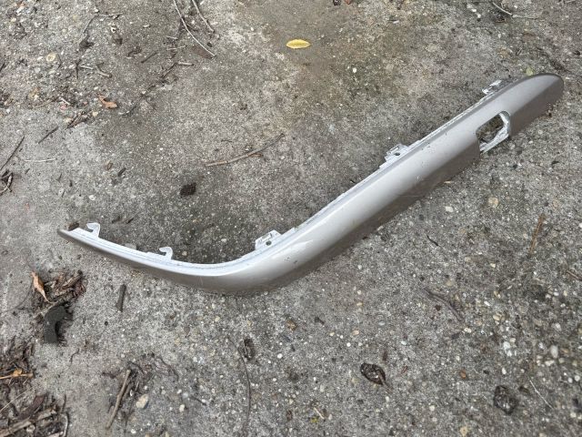 bontott MERCEDES-BENZ C-CLASS Jobb első Lökhárító Díszléc