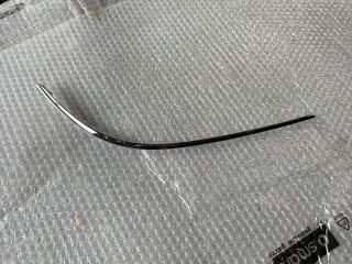 bontott MERCEDES-BENZ C-CLASS Jobb első Lökhárító Díszléc