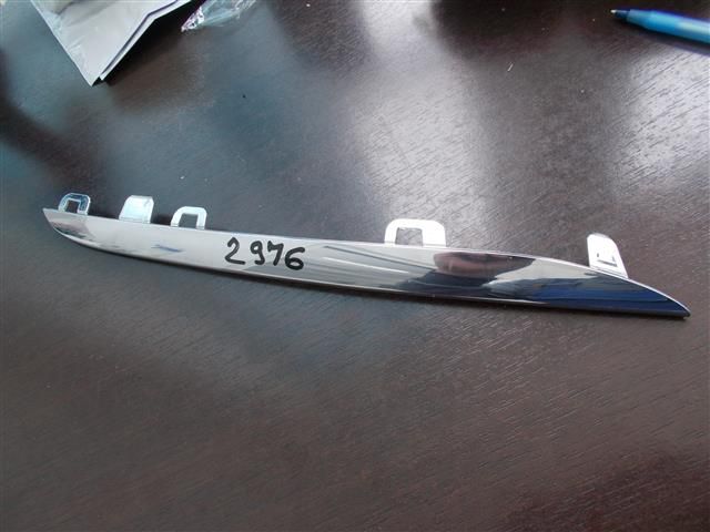 bontott MERCEDES-BENZ C-CLASS Jobb első Lökhárító Díszléc